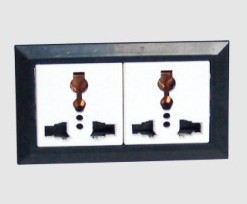 YL 011G 面闆插座(zuò)六孔-實驗室(shi)配件